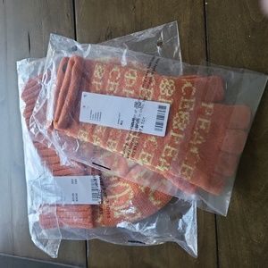 NWT Urban Outfitters Ellie Set Beanie/Fingerless Glove, Terra Cotta